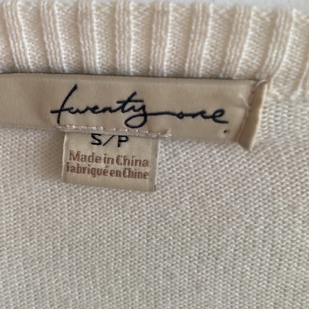 Forever 21 Cream Knit Sweater - Picture 9 of 9